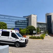 Ambulancia SAP en centro hospitalario